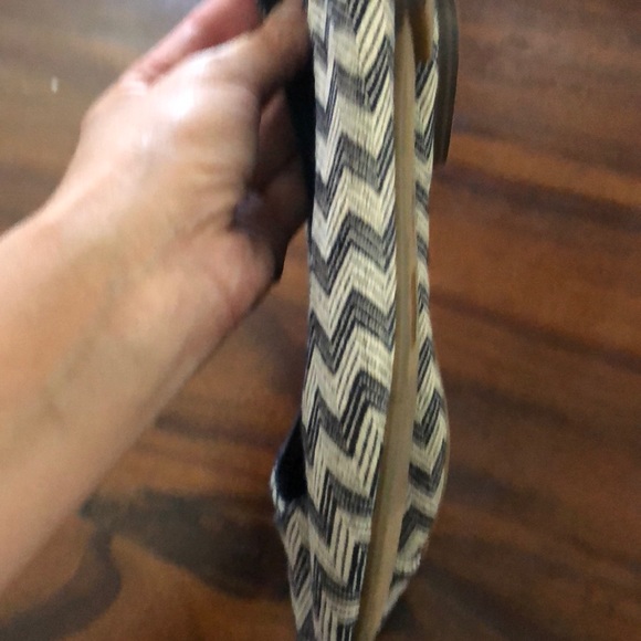 GAP pointy flats Size 7 - Picture 4 of 4